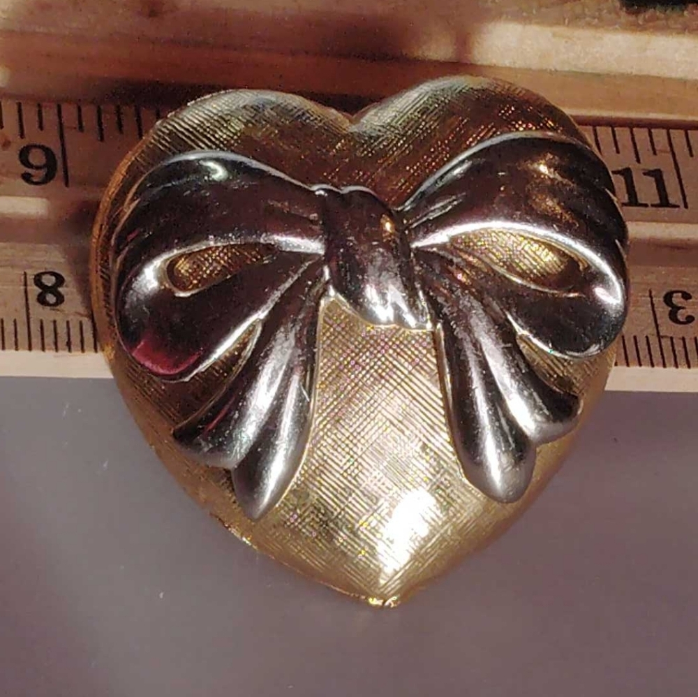 Gold Heart Brooch with Silver Bow - Picture 4 of 6